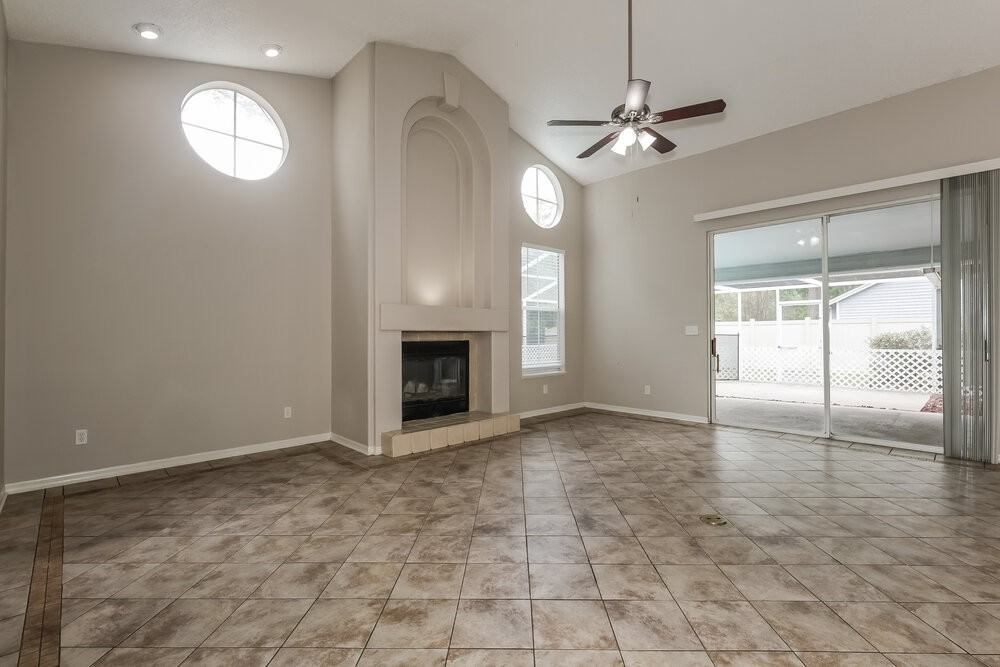 3322 Silverpond Dr - Photo 4 of 16