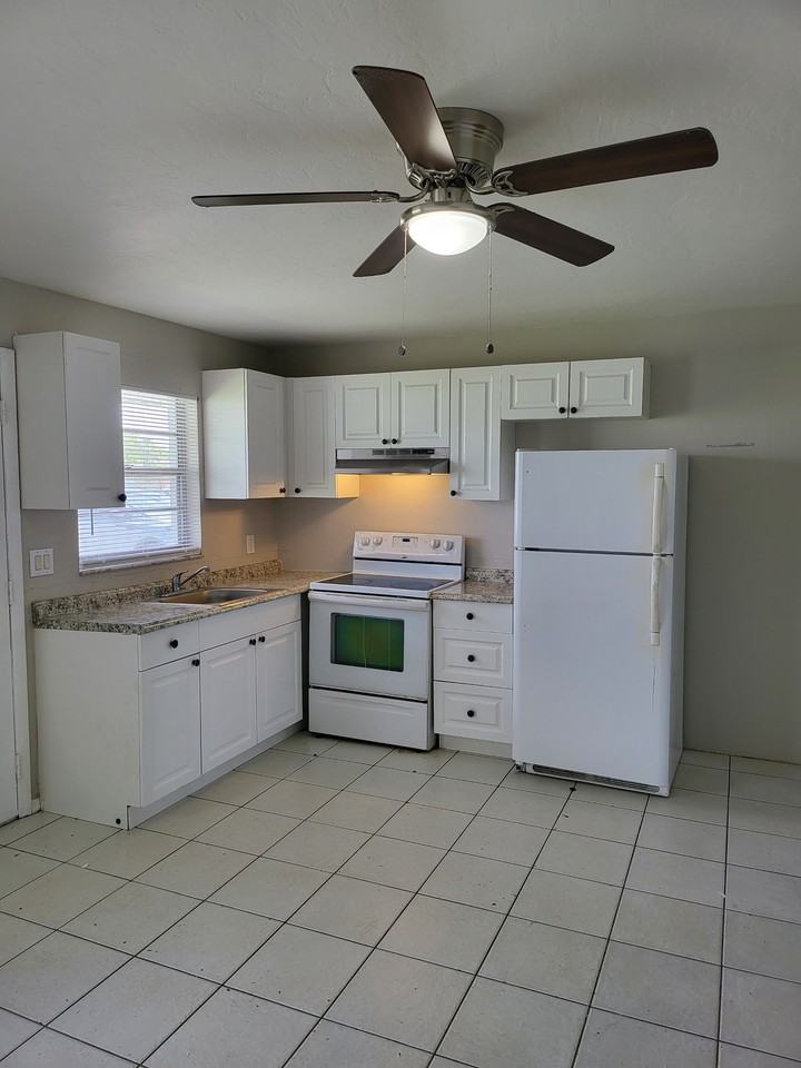 406 Ne 24th Pl #4