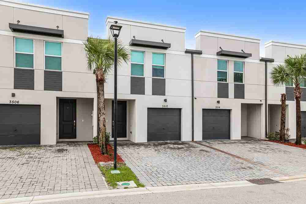 3510 Joshua Tree St - Photo 4 of 17
