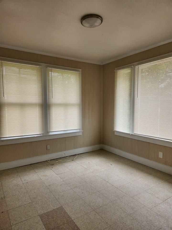 2703 Linwood St #1 - Photo 3 of 7