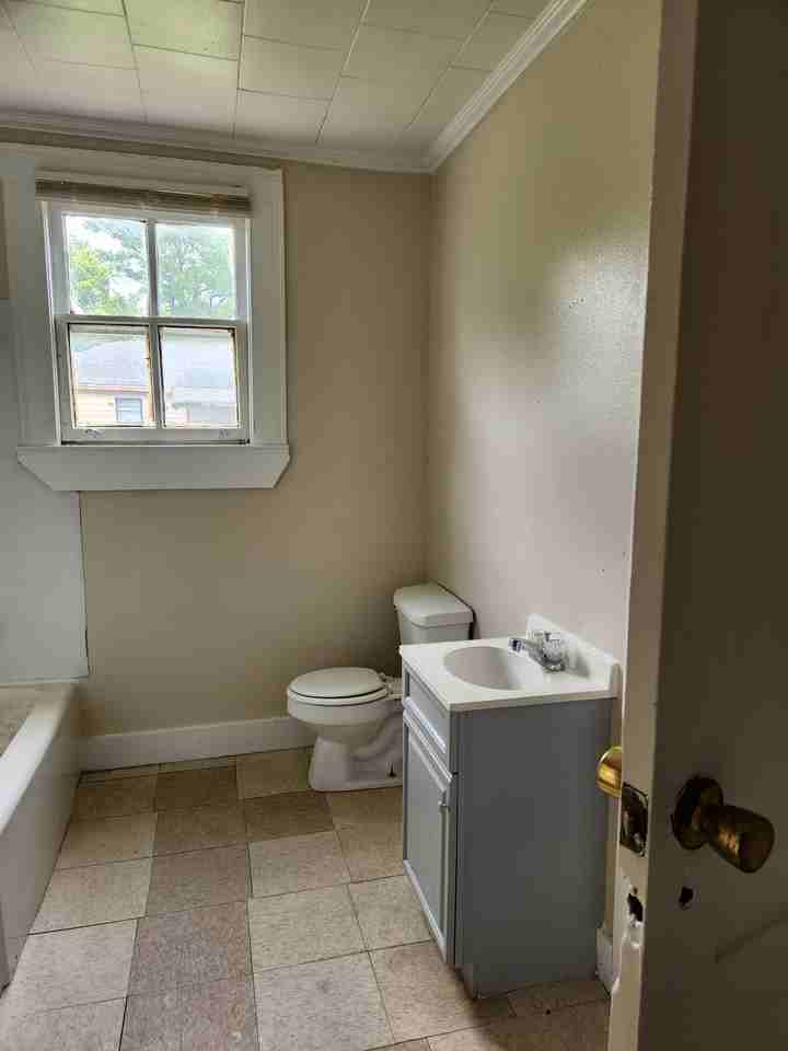 2703 Linwood St #1 - Photo 6 of 7