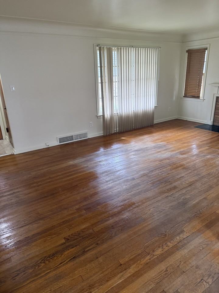 2201 Windemere Ave #1 - Photo 4 of 11