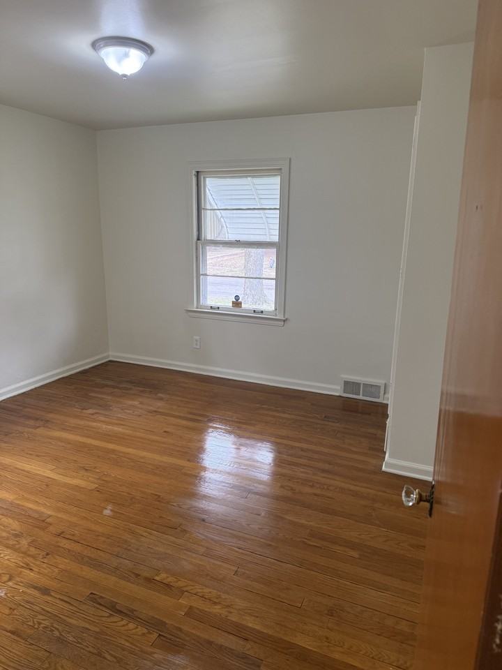 2201 Windemere Ave #1 - Photo 7 of 11