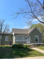 featured image of 1003 N Woodburn Ave