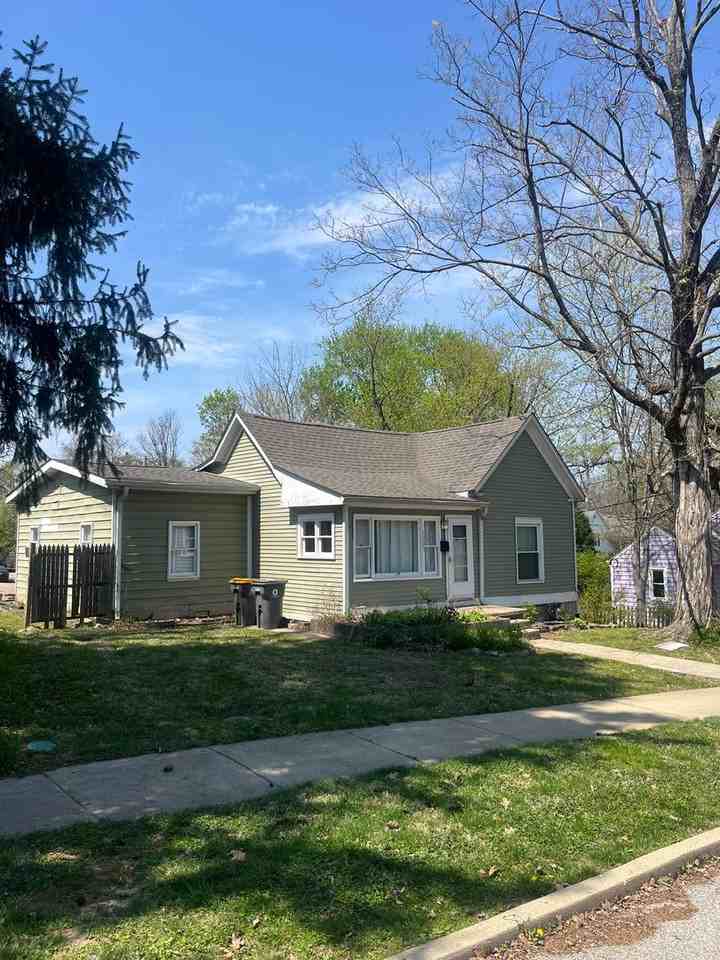 1003 N Woodburn Ave - Photo 2 of 18