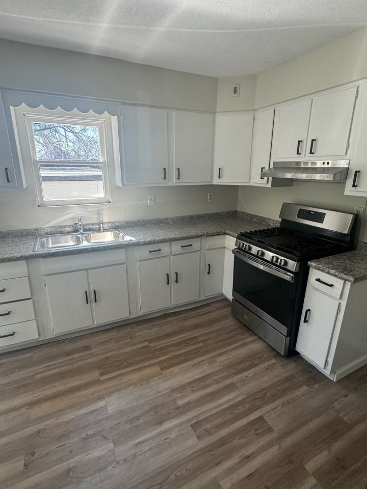 6440 Dean St #1 - Photo 4 of 15