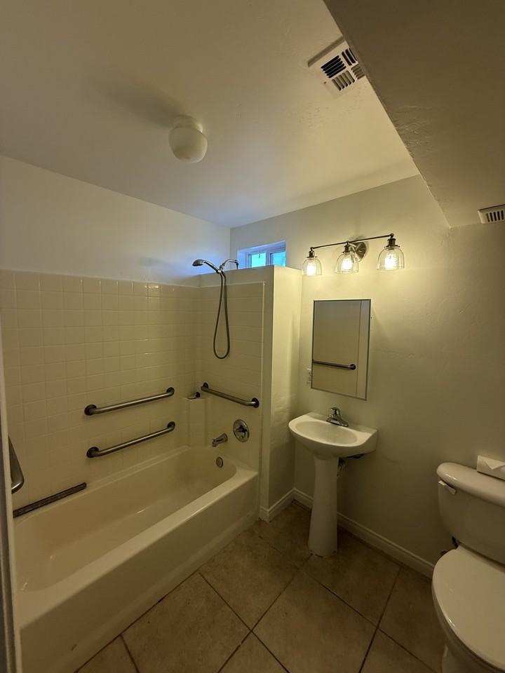 21600 Loop St #C - Photo 2 of 8