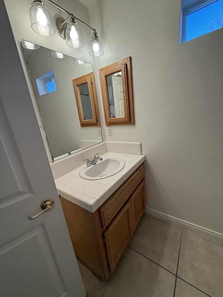 21600 Loop St #C - Photo 4 of 8