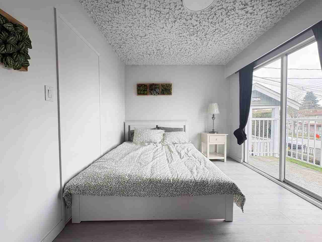 4876 Earles St Uppr - Photo 5 of 11