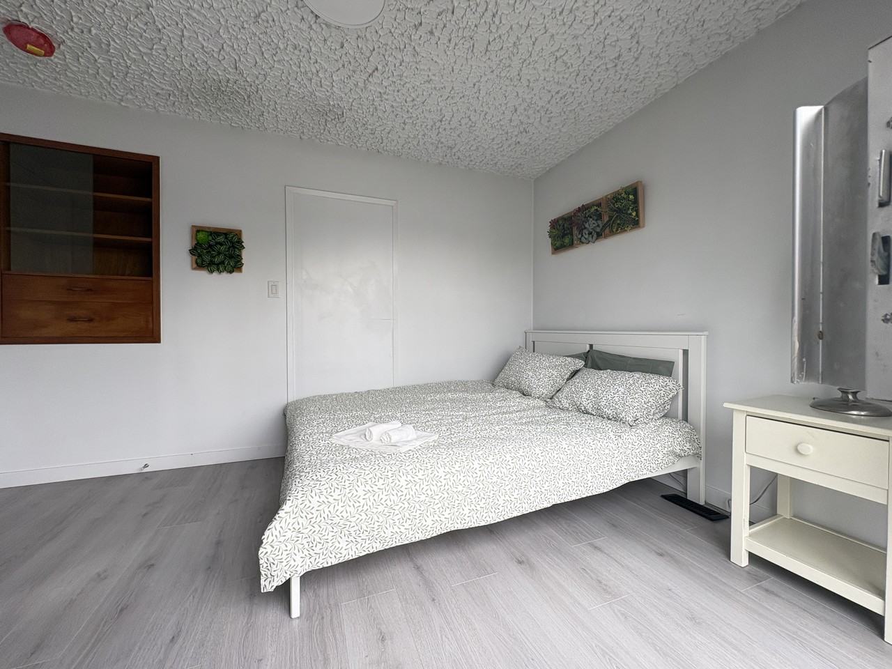 4876 Earles St Uppr - Photo 7 of 11