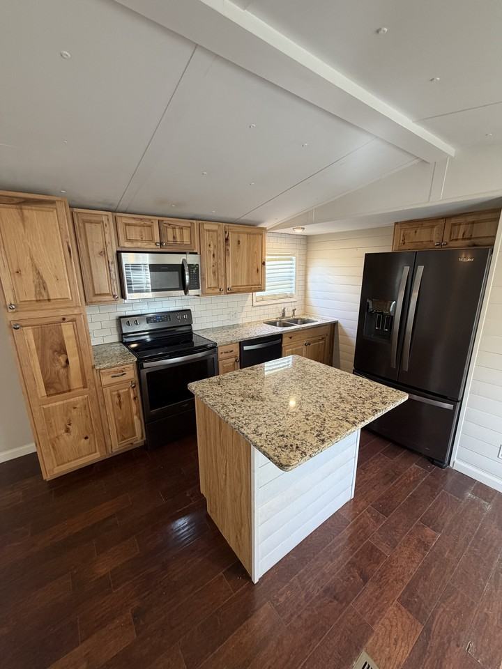 1180 Kim Loop Road - Photo 2 of 7