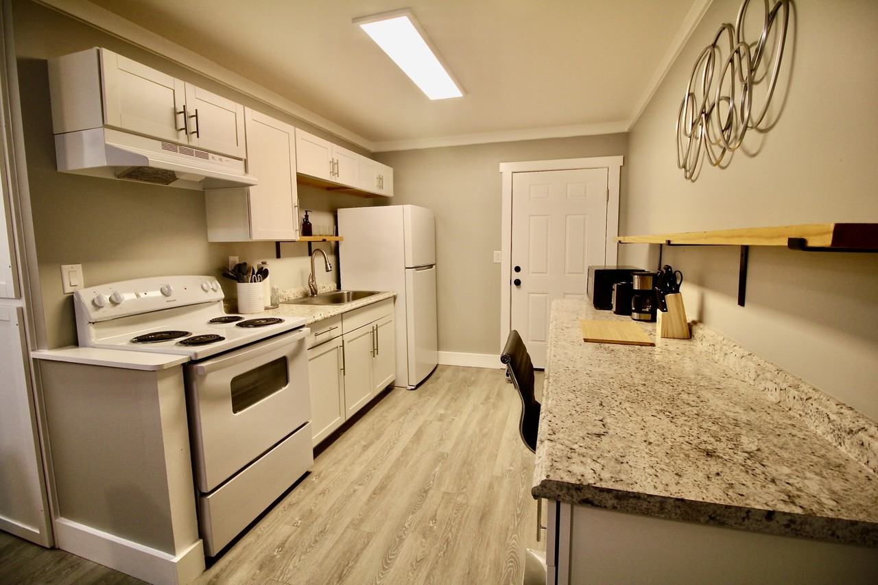 2900 Elmore Rd Sw #2900B - Photo 2 of 45