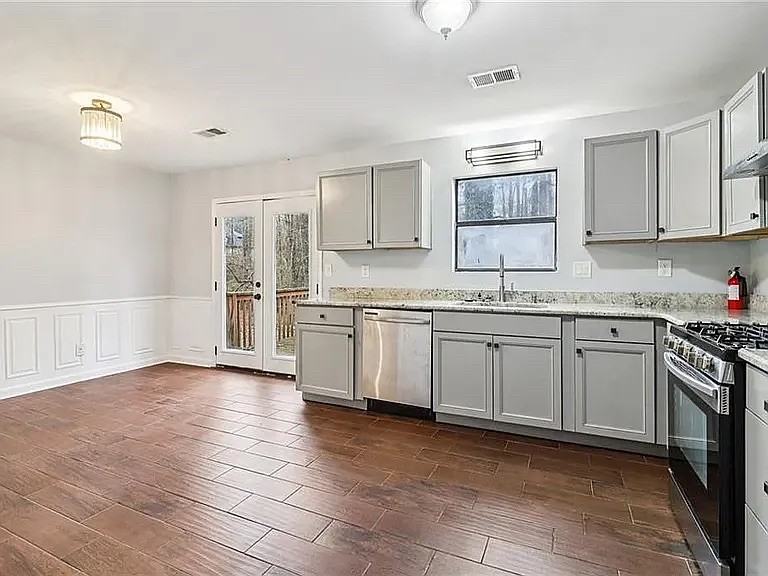 4173 Alicia Ct - Photo 3 of 44