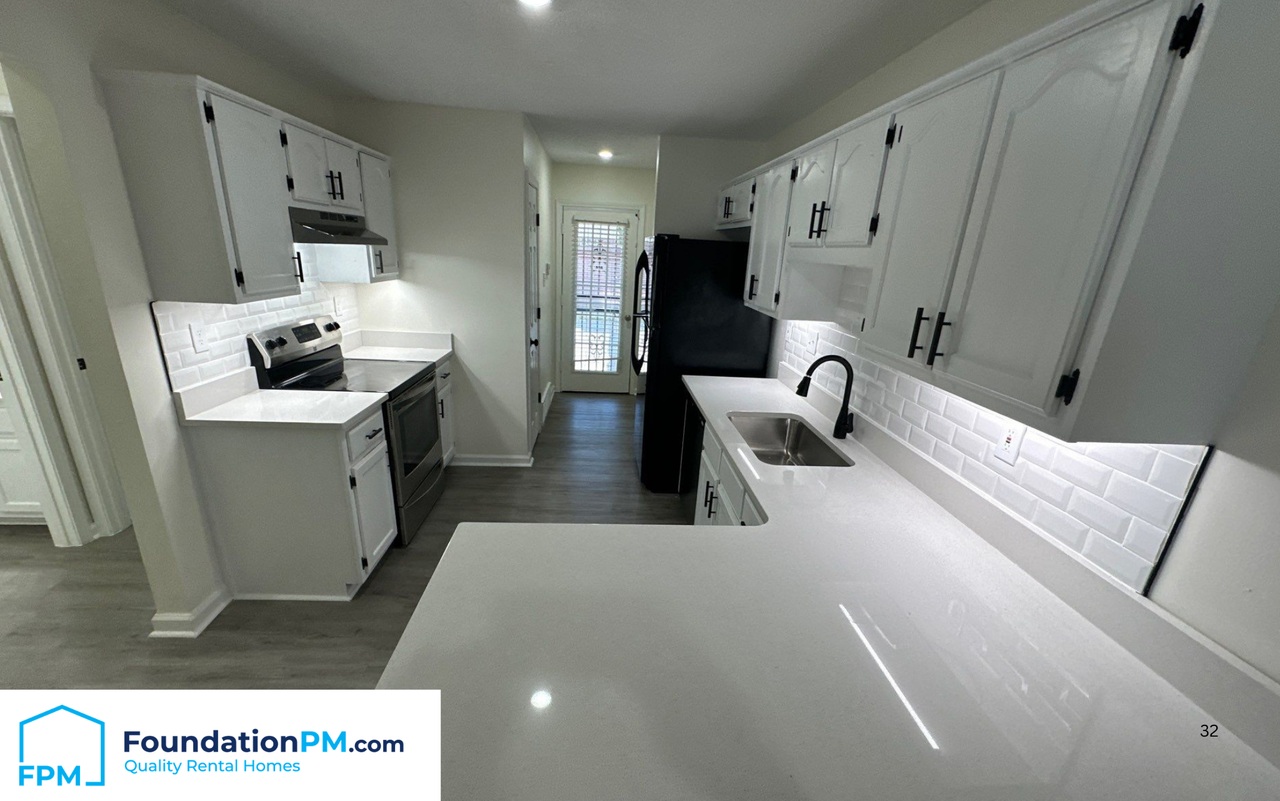 1818 Winship Dr #1 - Photo 3 of 18