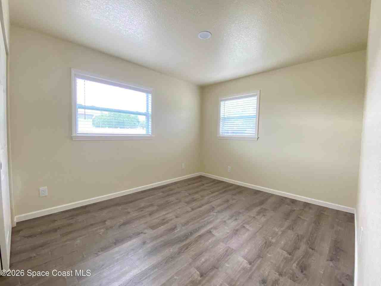 105 Lagrange Ave #1 - Photo 5 of 8