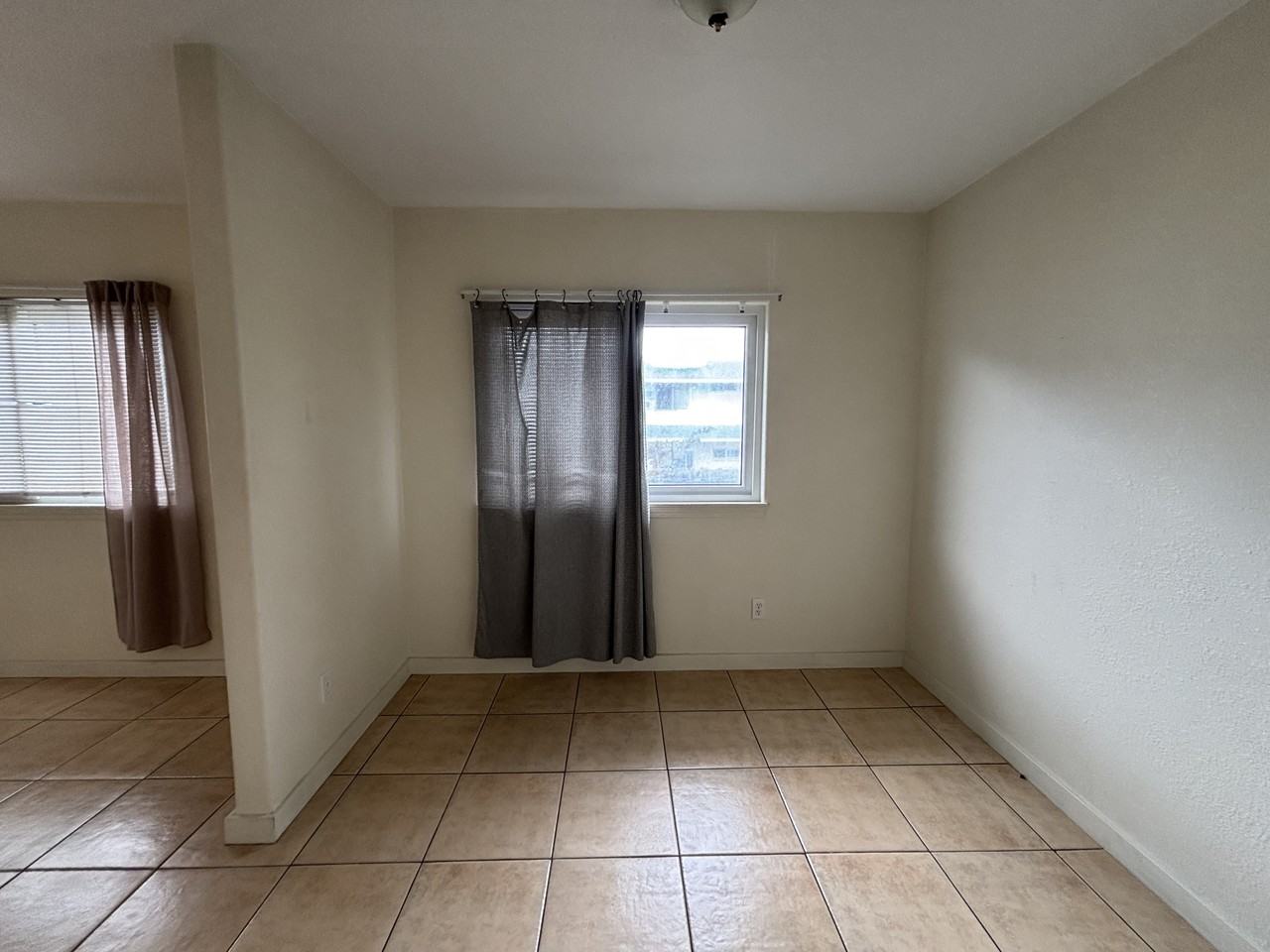 734 Palani Ave #A - Photo 4 of 6