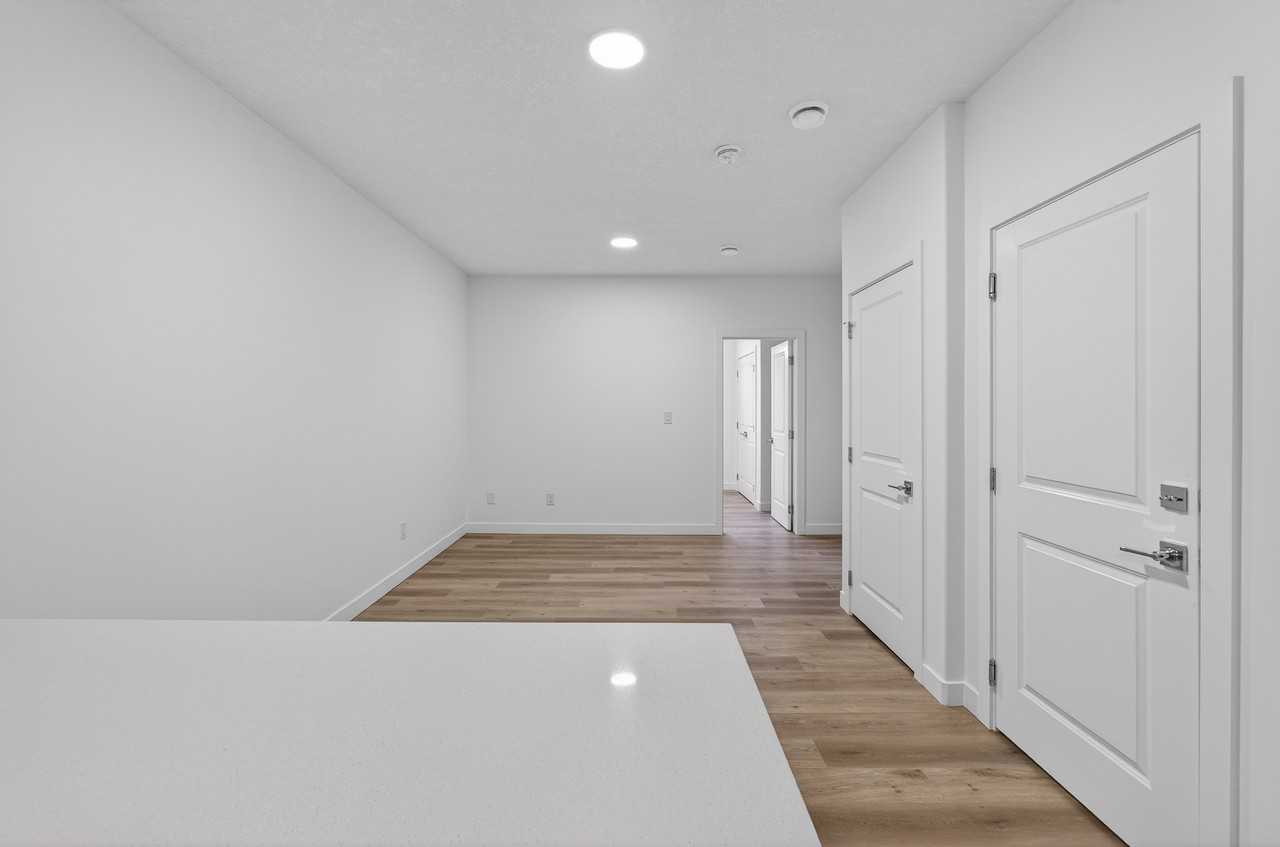28 Renwyck Pl Bsmt #BS - Photo 3 of 11