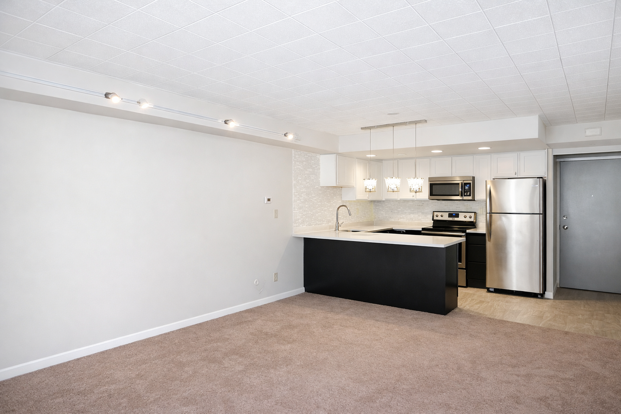 601 NORTH NEGLEY AVENUEAPT 25 #25 - Photo 3 of 14