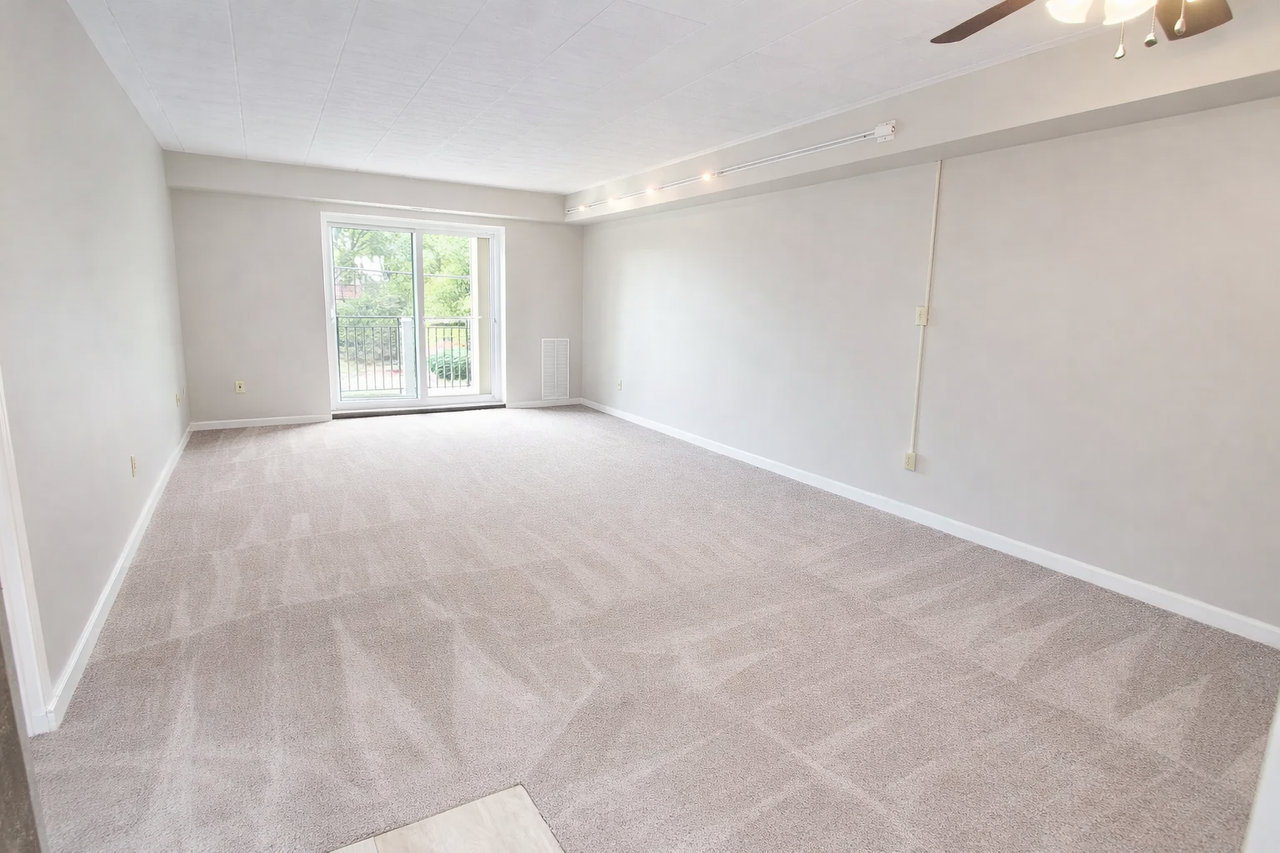 601 NORTH NEGLEY AVENUEAPT 25 #25 - Photo 4 of 14