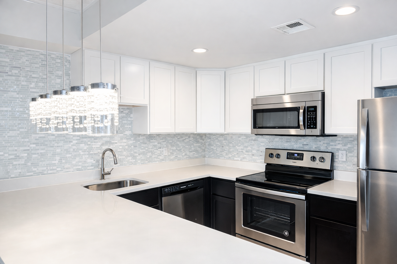 601 NORTH NEGLEY AVENUEAPT 25 #25 - Photo 3 of 13