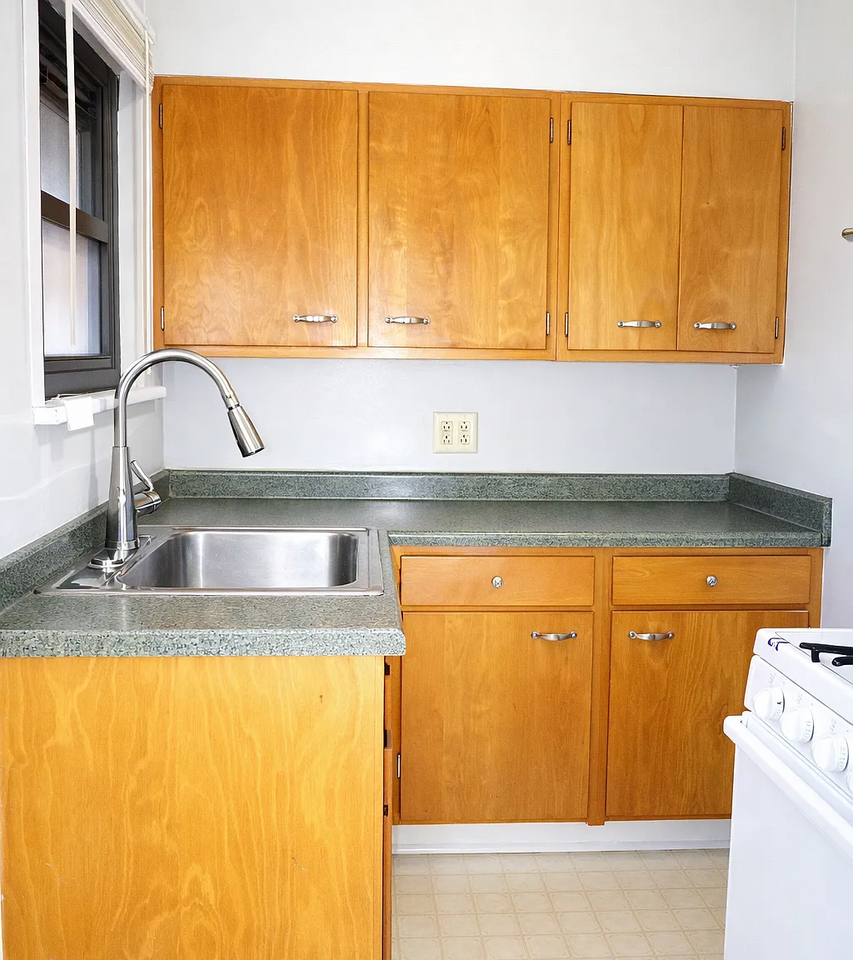 902 SOUTH TRENTON AVENUEAPT 2 #902-2 - Photo 4 of 9