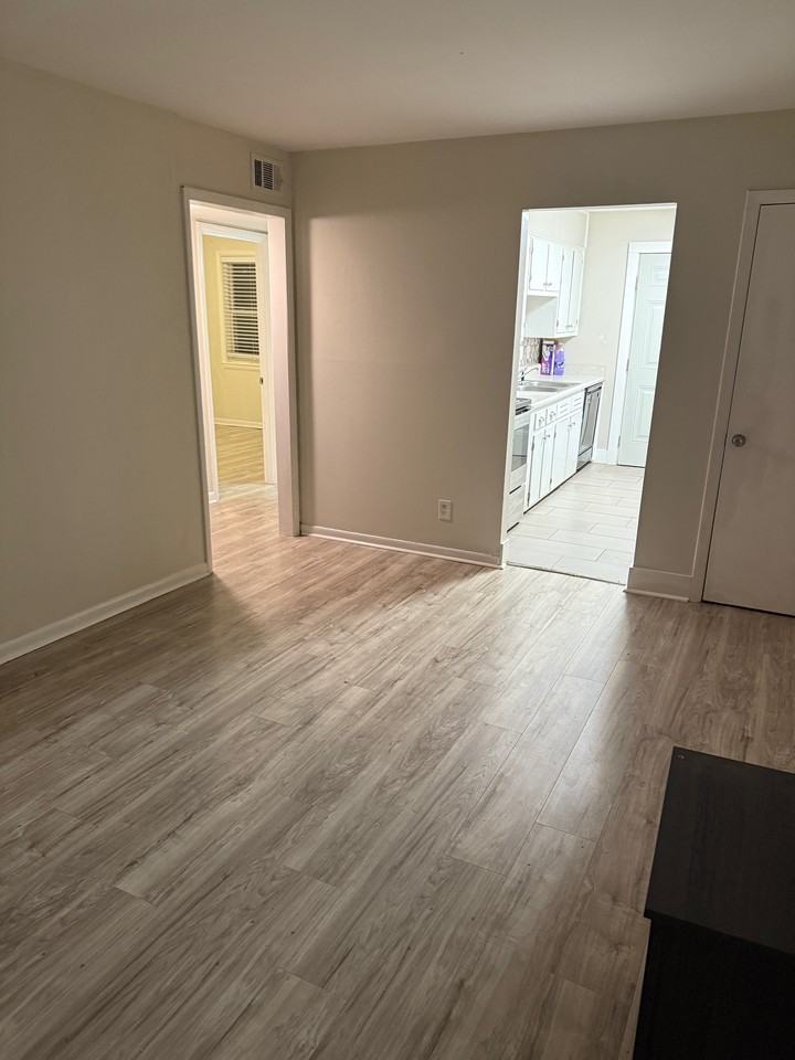1952 Calmar St #206 - Photo 4 of 8