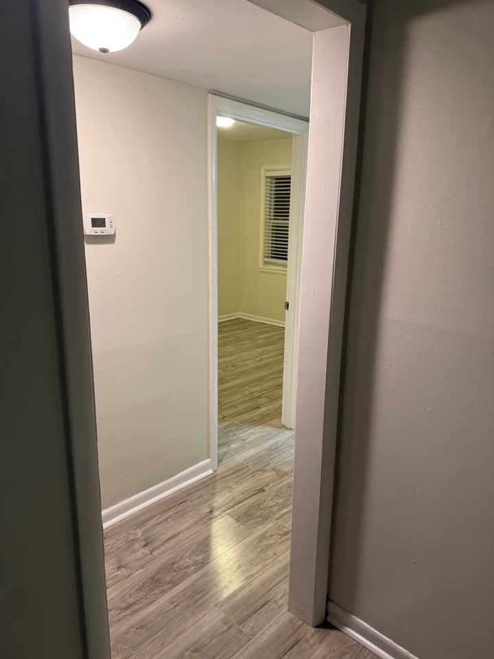 1952 Calmar St #206 - Photo 5 of 8