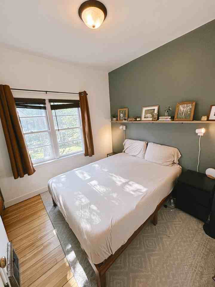 1566 E Madison St #A - Photo 4 of 17