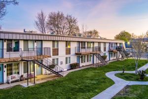 featured image of 340 E Gordon Ln