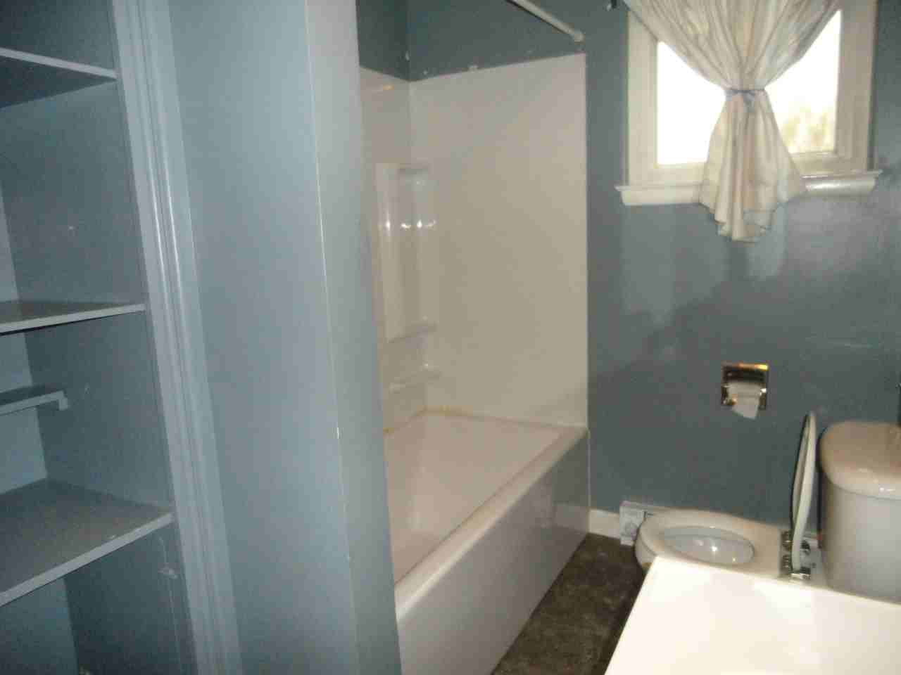 1573 Riverside Dr #1 - Photo 7 of 10