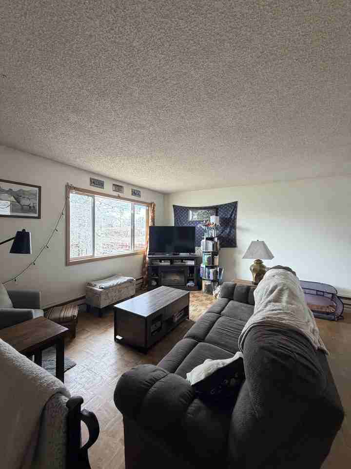 1672 Wyoming Ave #A - Photo 4 of 9