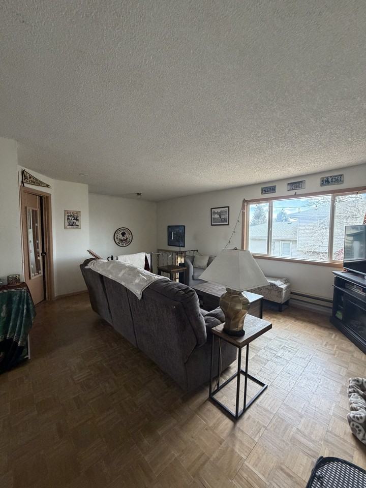 1672 Wyoming Ave #A - Photo 5 of 9