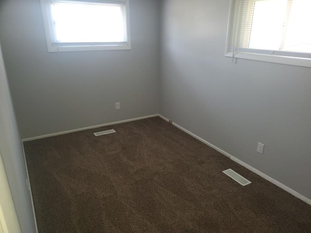 1314 E 12th St #1W - Photo 6 of 10