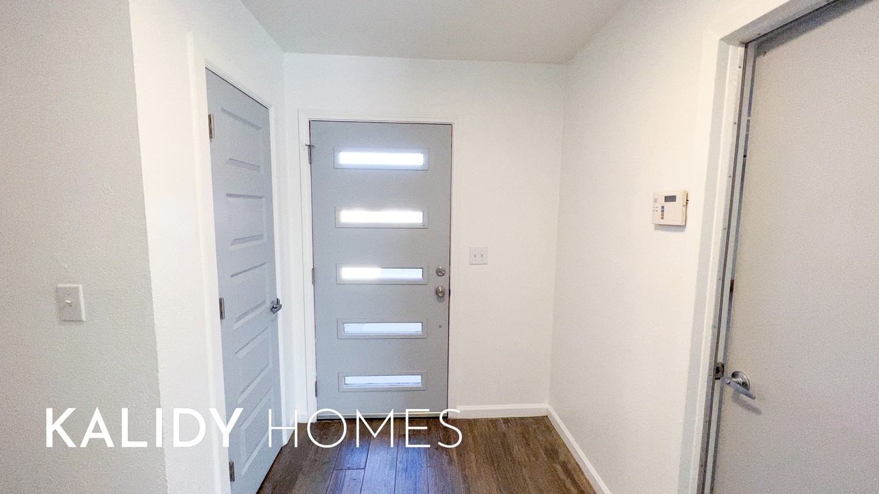 808 Se 13th St #1 - Photo 4 of 32
