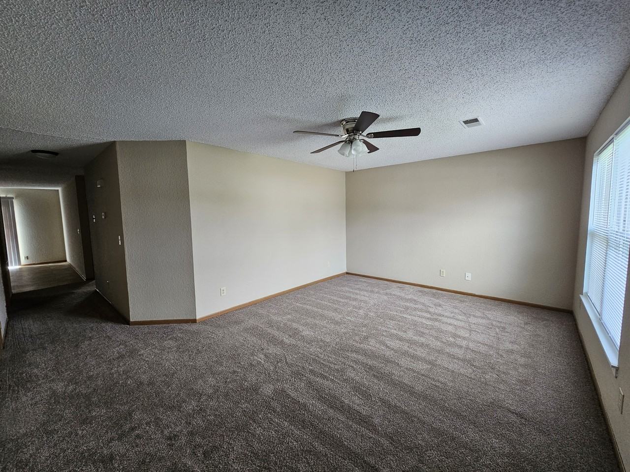 W 8th St #B - Photo 3 of 8