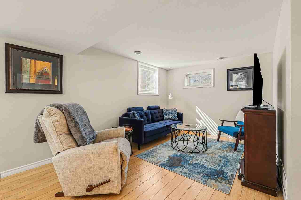 170 Anna Ave #1 - Photo 4 of 14