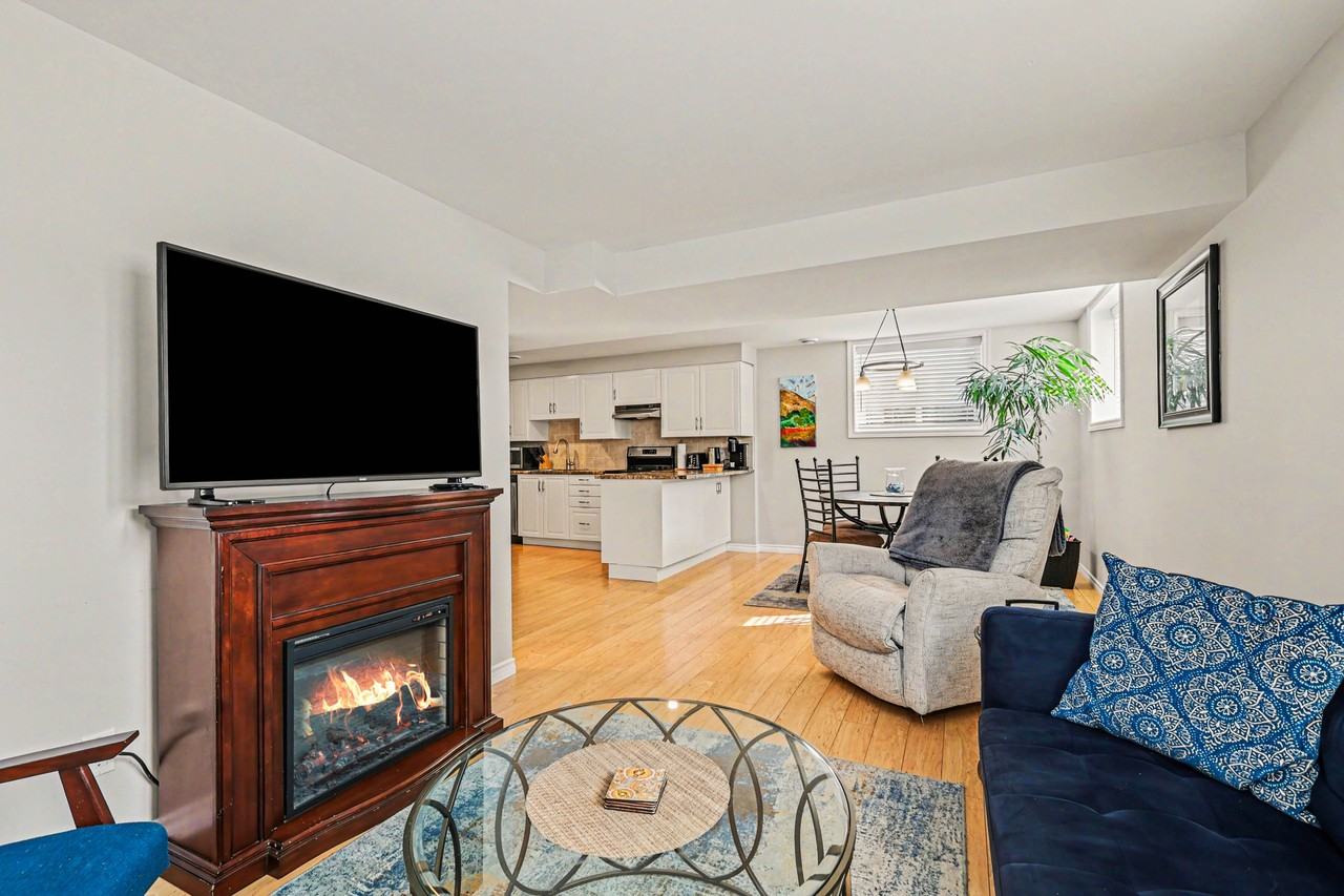 170 Anna Ave #1 - Photo 5 of 14