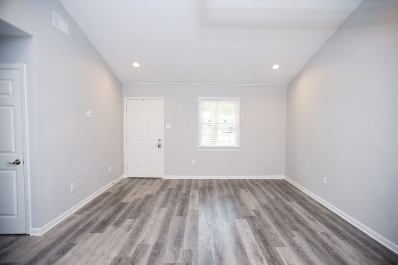 109 Walnut St #1 - Photo 3 of 17