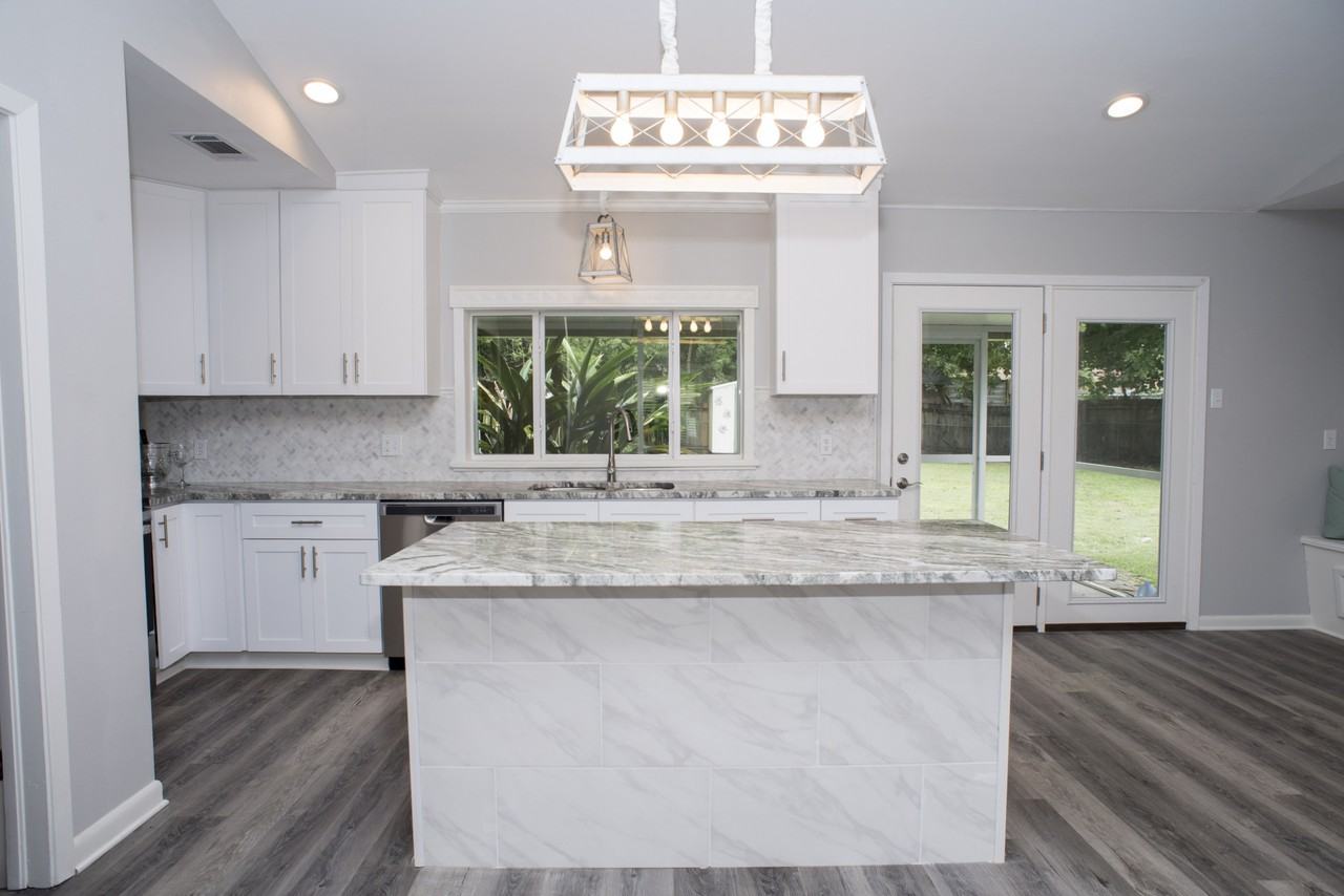 109 Walnut St #1 - Photo 5 of 17