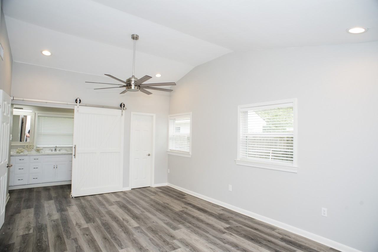 109 Walnut St #1 - Photo 7 of 17