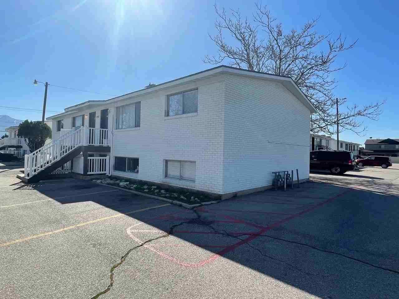 1900 West Apartments - Photo 6 of 8