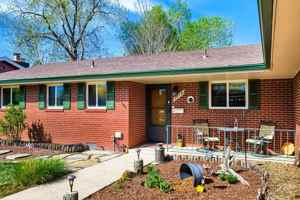 featured image of 2118 Monteagle St #1