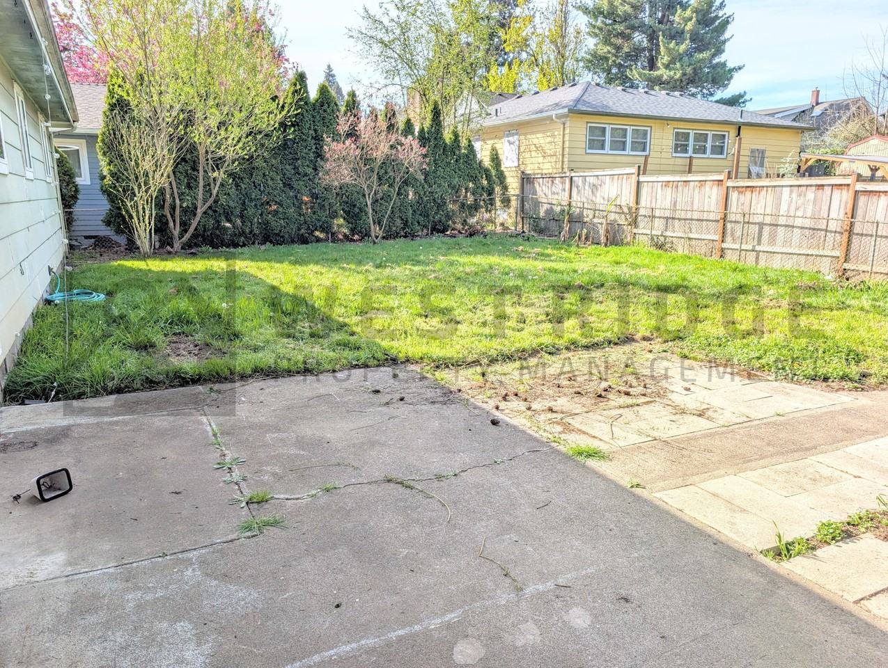 9626 N Seneca St #1 - Photo 2 of 13