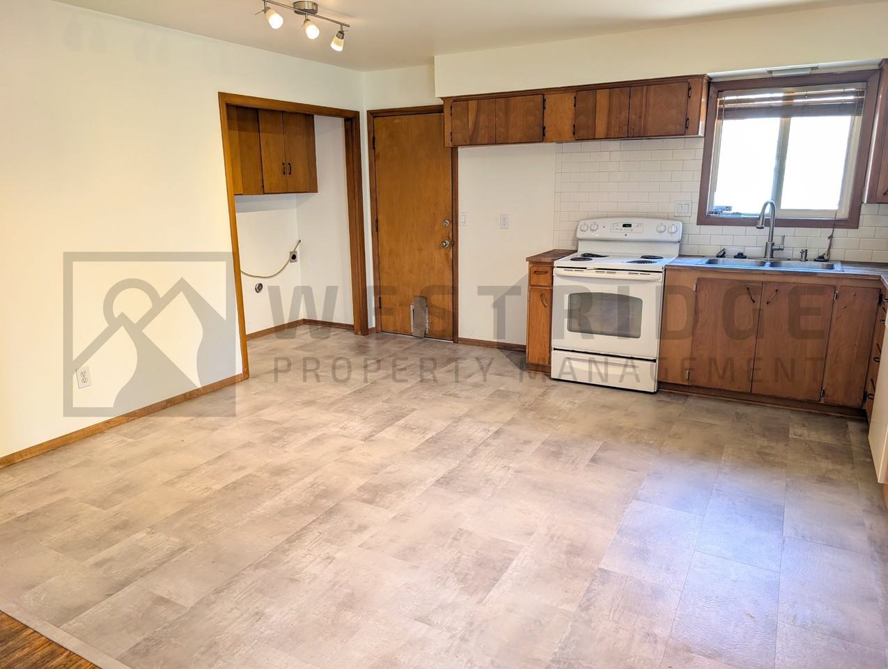 9626 N Seneca St #1 - Photo 6 of 13