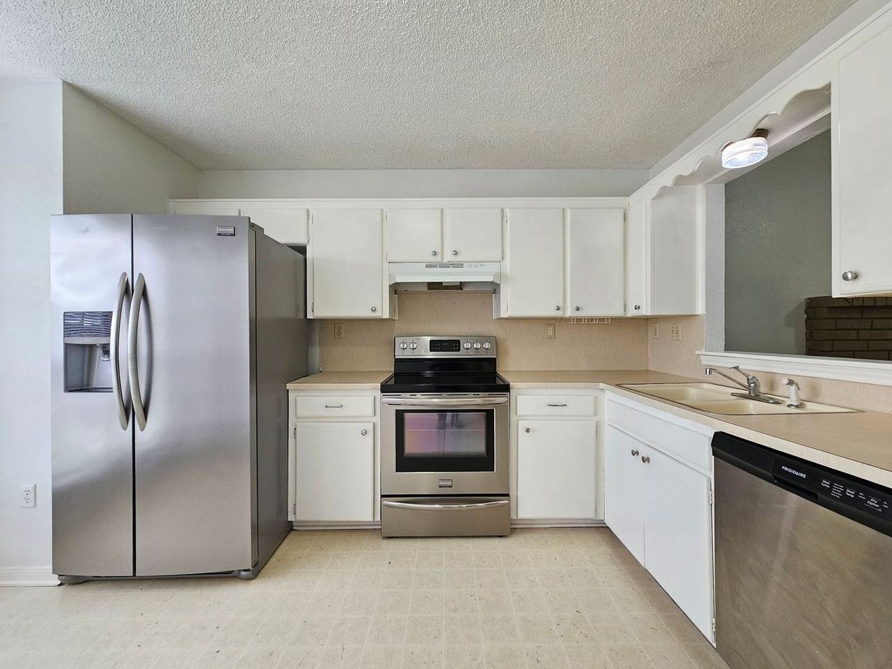 111 Bridle Dr - Photo 7 of 24