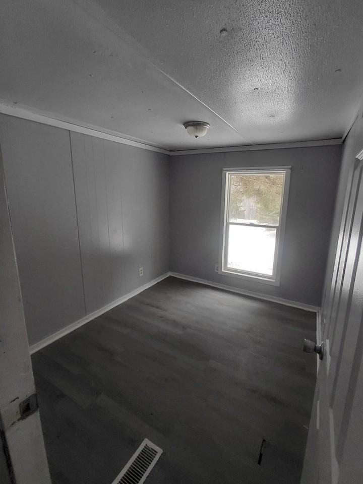 435 Parsons Rd Trlr 2 #2 - Photo 3 of 6
