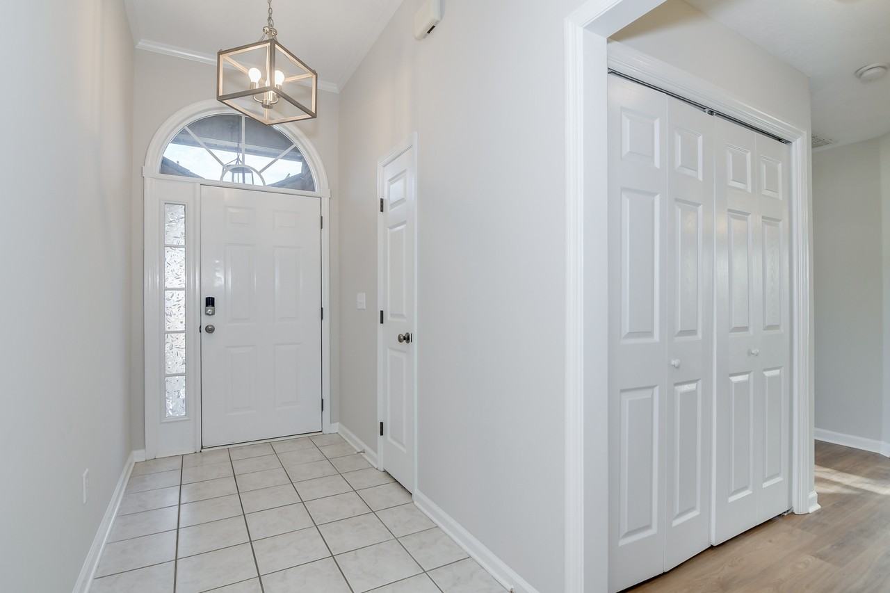 907 Stoneview Ct #1 - Photo 5 of 38