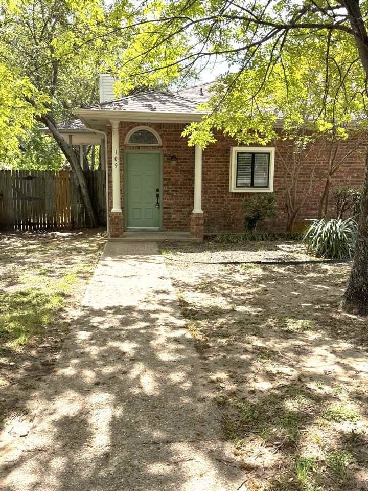 109 Misty Ct - Photo 2 of 23