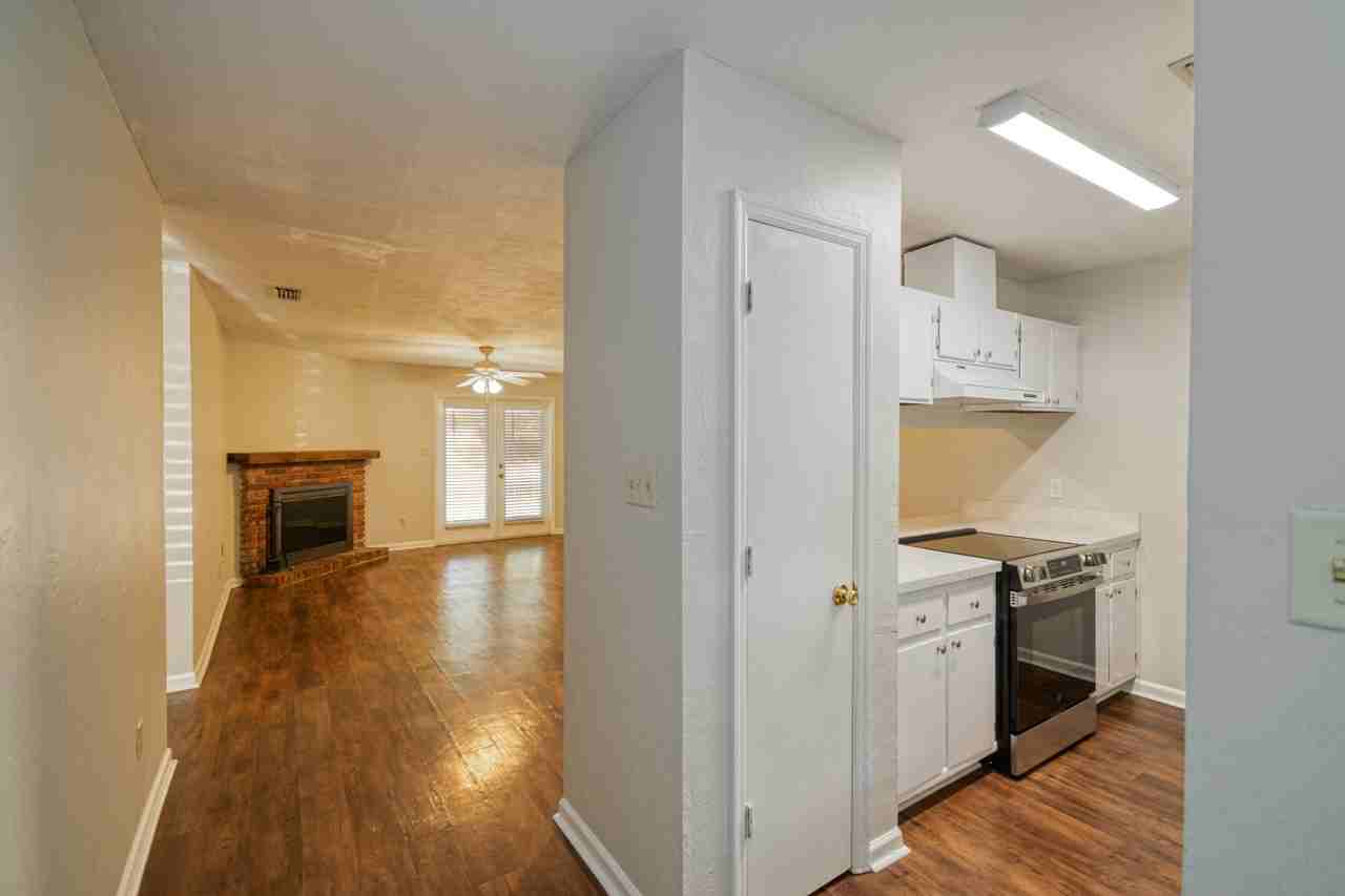 426 E 7th Ave #16 - Photo 5 of 23