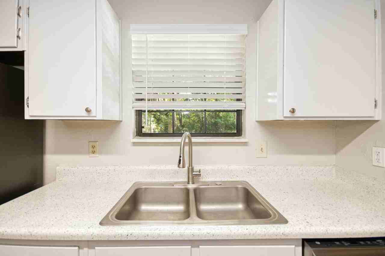 423 E 8th Ave #10 - Photo 4 of 23